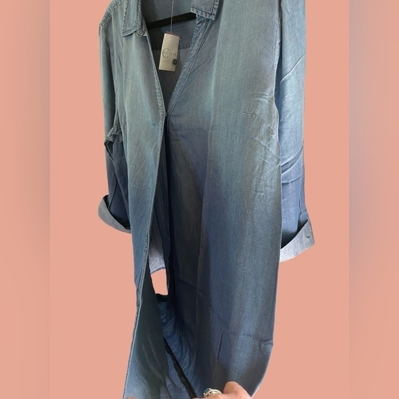 Cest 1946-NWT “Spellbound” XL chambray wrap front top. Soft Tencel/rayon. Classy - Picture 7 of 10